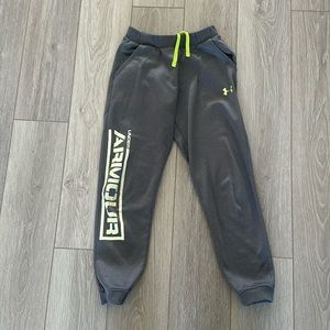 Under Armour sweatpants, joggers.